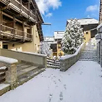 Grange Romantic Retreat Mountain View - Happy *