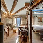 Daire Grange Romantic Retreat Mountain View - Happy Grangesises